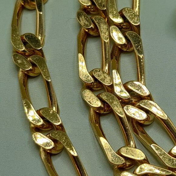 Vintage Signed Monet FIGARO Chain 30 inch LONG flattened links ELEGANT Necklace - Picture 7 of 8